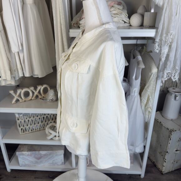 Zara Basic Women’s sz. Medium white jacket, demure, elegant, sophisticated #3739 - Picture 2 of 7